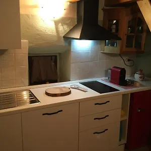 Ca' Rosina. Casetta Nel Bosco. Casa vacanze Ferrara di Monte Baldo
